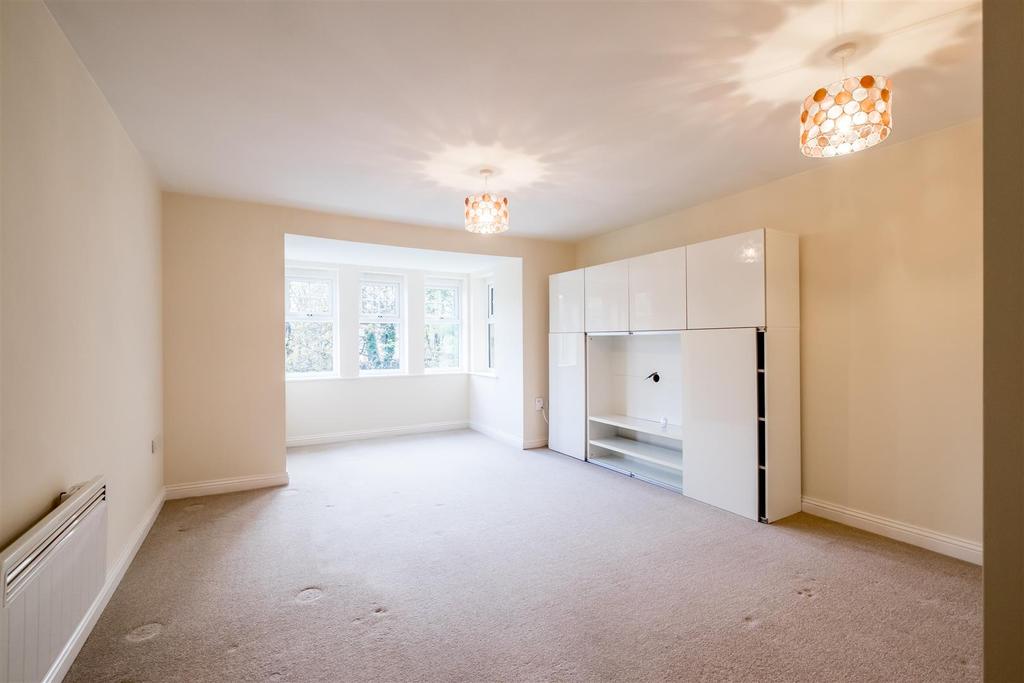 Empire Court, Bailiff Bridge, Brighouse 2 bed apartment £115,000