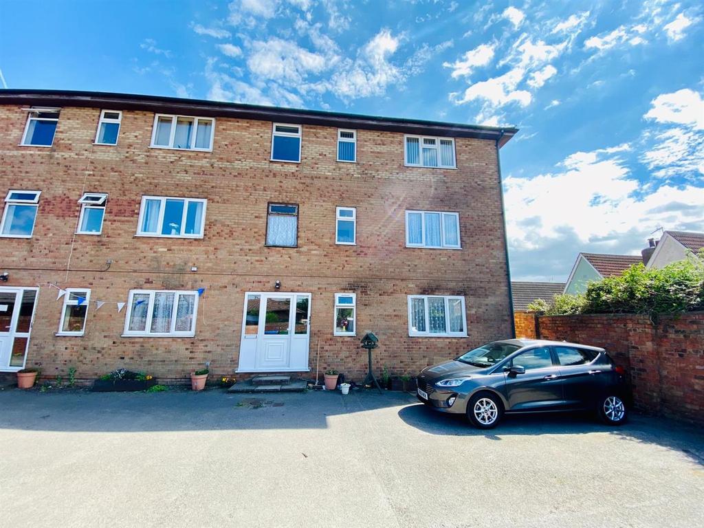 Cliff Court, Cliff Road, Hornsea 1 bed house £395 pcm (£91 pw)