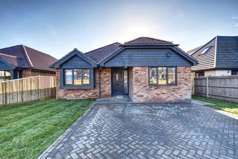16 Pebsham Drive, Bexhill-on-sea, TN40 2RU