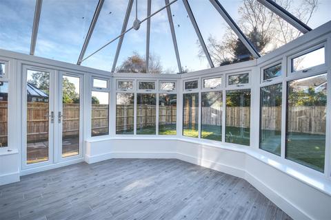 16 Pebsham Drive, Bexhill-on-sea, TN40 2RU