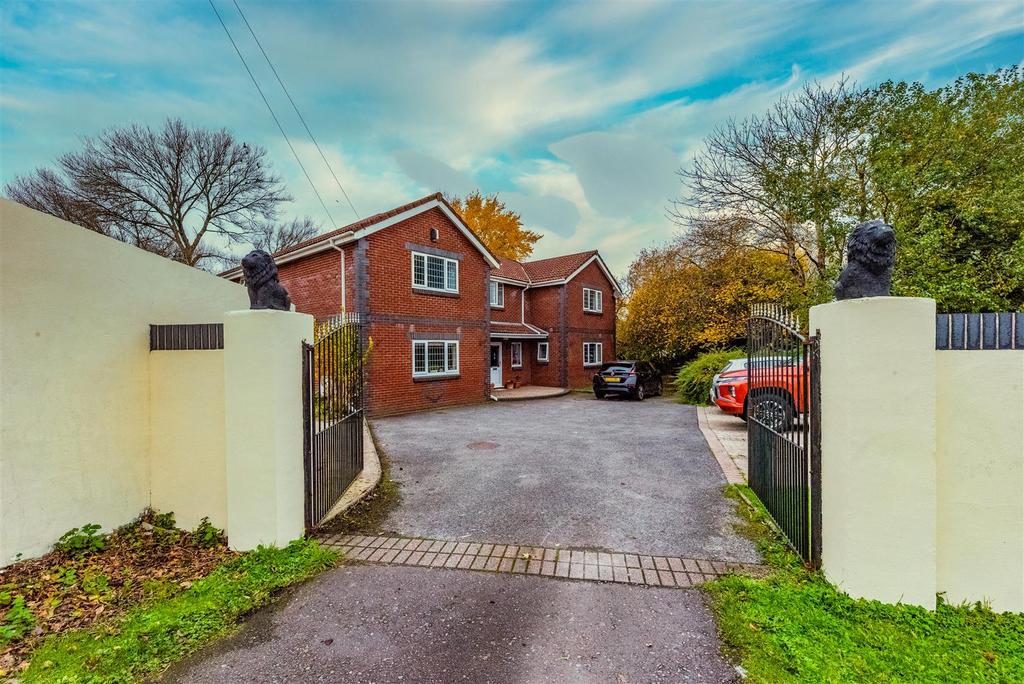 Borough Road, Loughor, Swansea 6 bed detached house £600,000