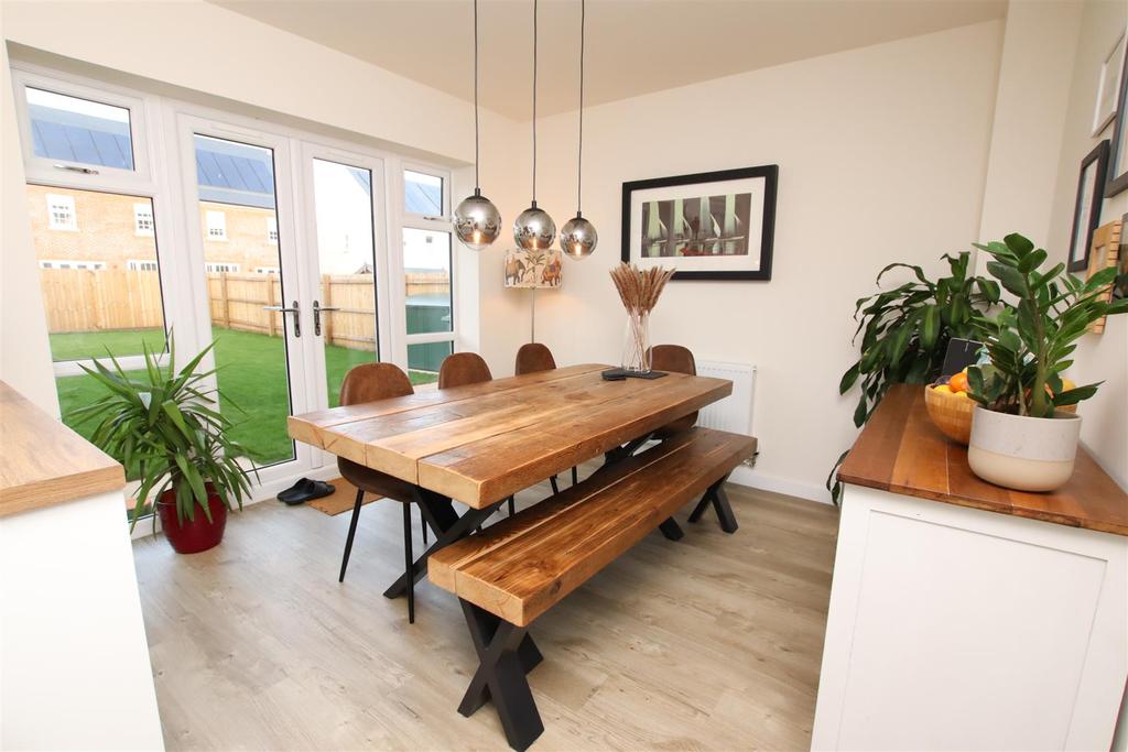 Dining Area.JPG