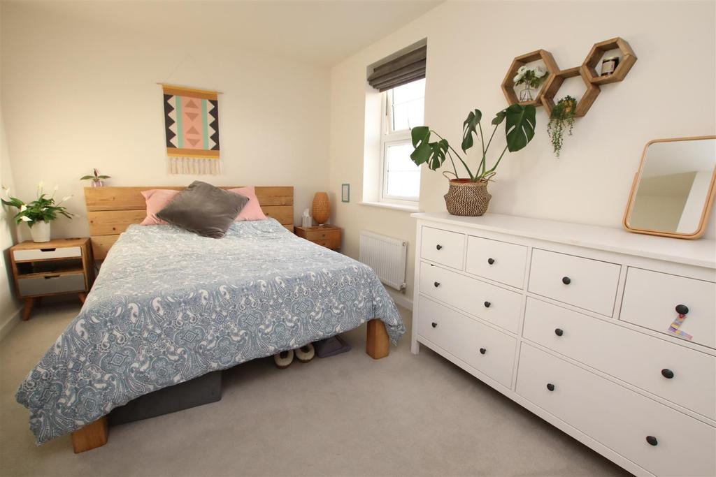 Bedroom 1.JPG