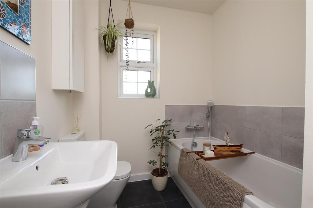 Bathroom.JPG