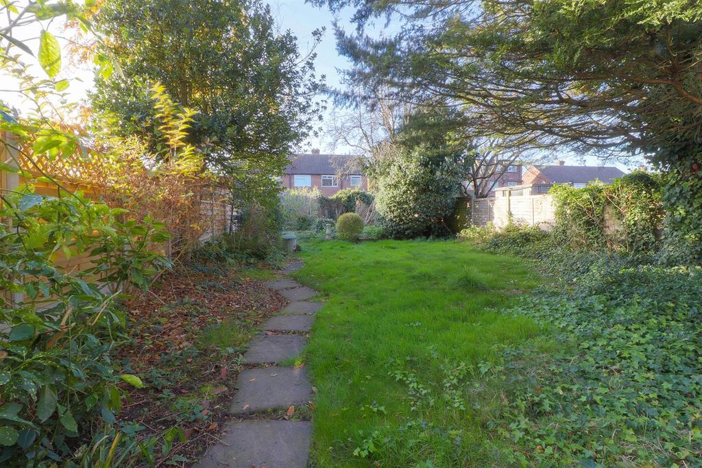 85ft WEST FACING GARDEN