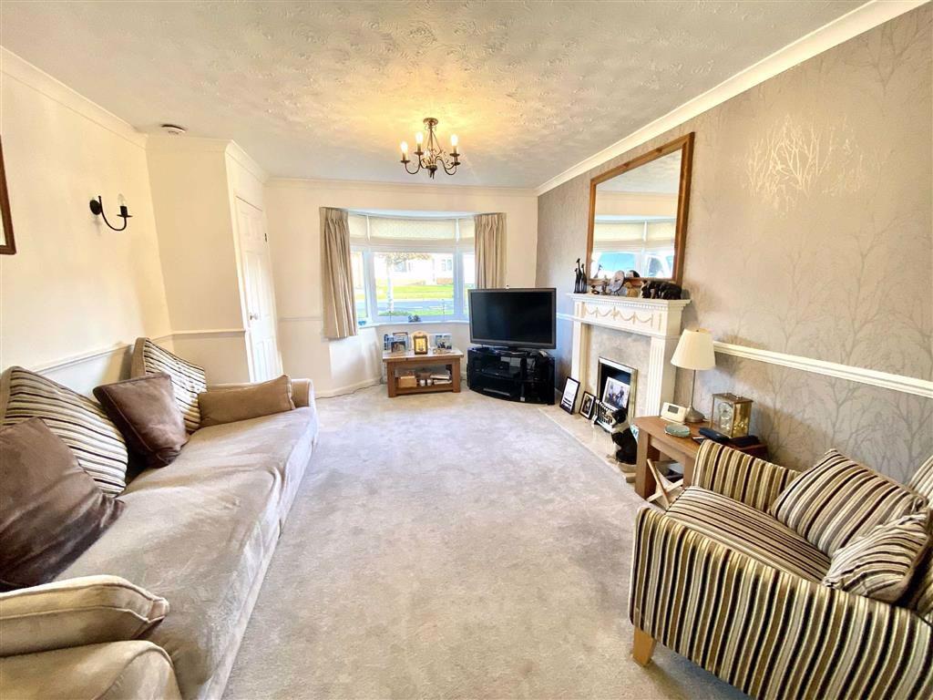 Drake Way, Hinckley 4 bed detached house £335,000