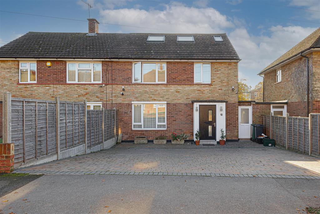 Arbutus Road, Redhill 4 bed semidetached house £650,000