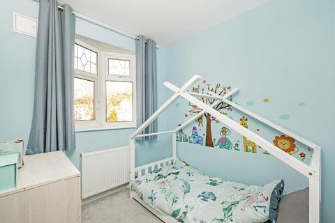 48 Heath Drive, London, SW20 9BG