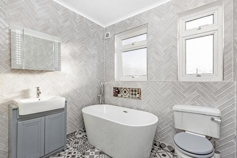 48 Heath Drive, London, SW20 9BG