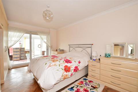71 Wroxham Way, Bognor Regis, PO22 8ES