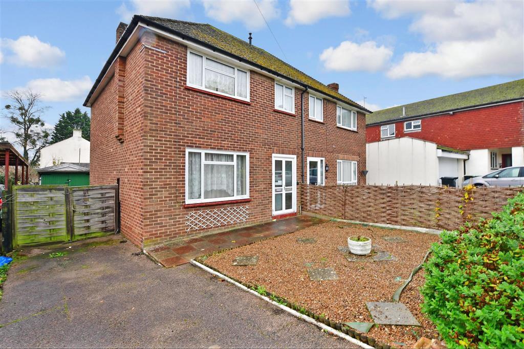 Lee Road, Snodland, Kent 3 bed semidetached house
