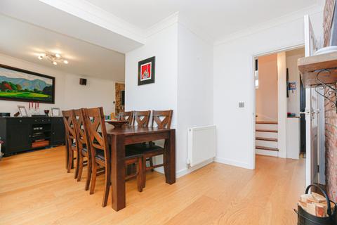 2 Morley Crescent, Stirling, FK7 0PX