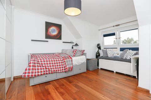 2 Morley Crescent, Stirling, FK7 0PX