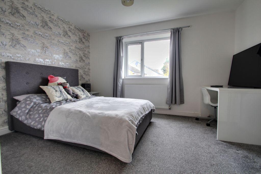 Bedroom 2 (Double)