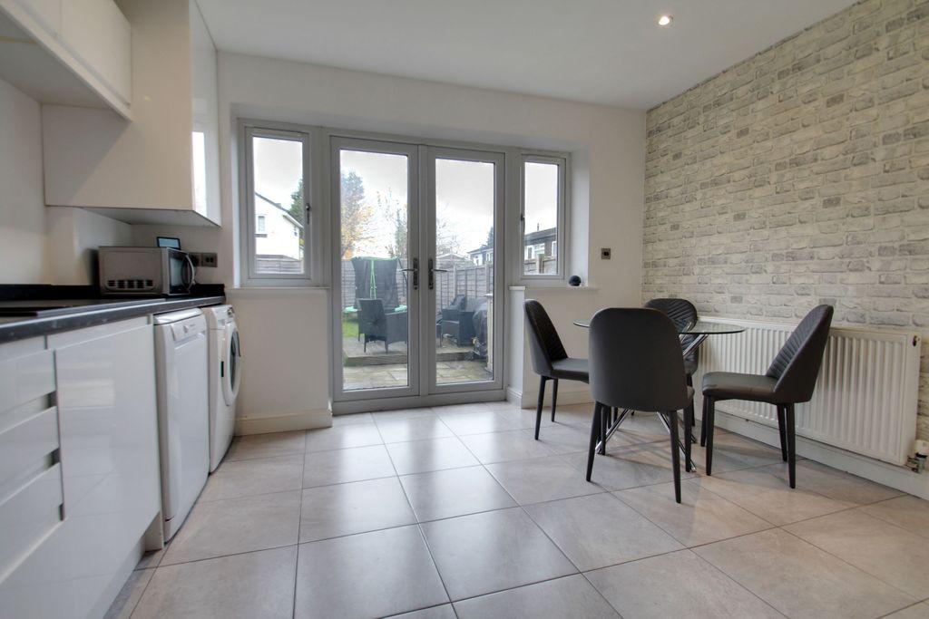 Open plan kitchen diner.
