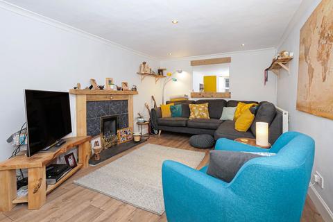17 Galvelmore Street, Crieff, PH7 4BY