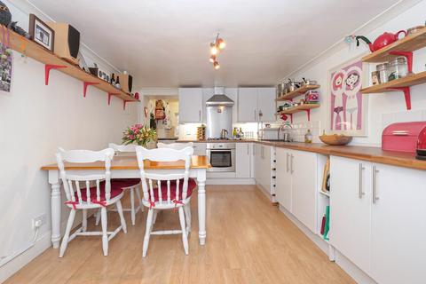 17 Galvelmore Street, Crieff, PH7 4BY