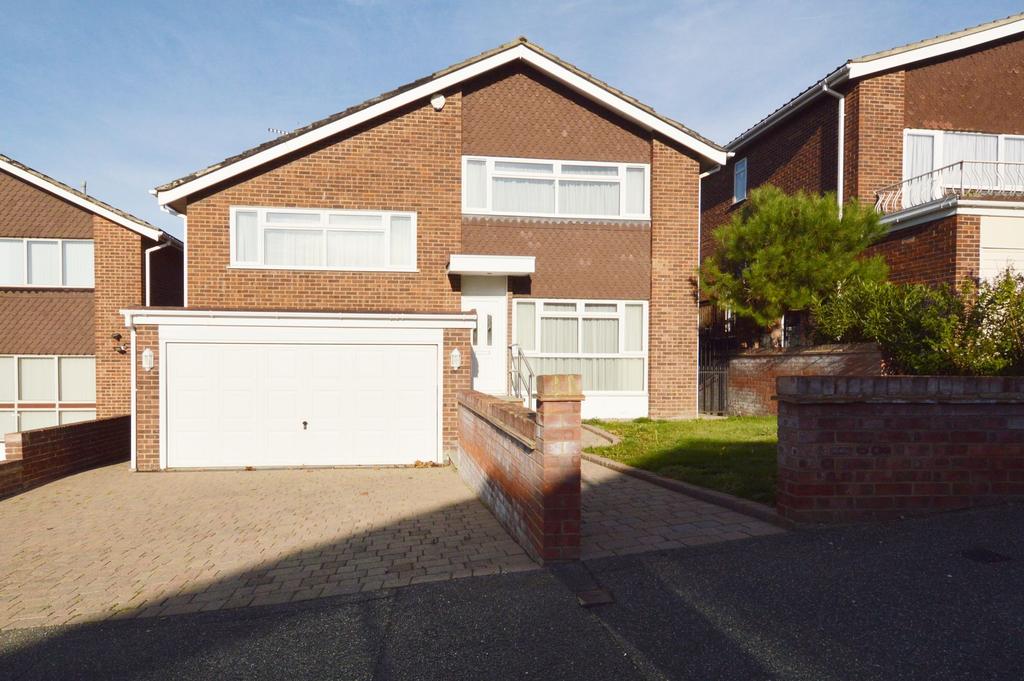 Boyce Green, Benfleet, SS7 3 bed detached house for sale £600,000