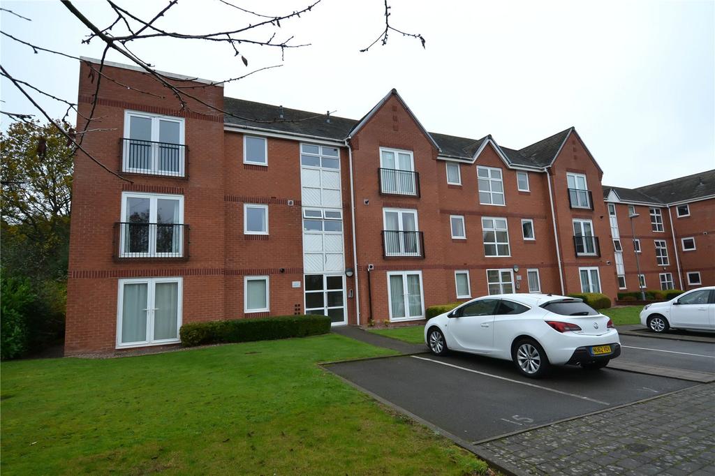 School Close, Northfield, Birmingham... 4 bed apartment - £175,000