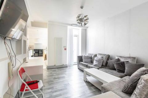 6 bedroom house share to rent, Guelph Street, Kensington