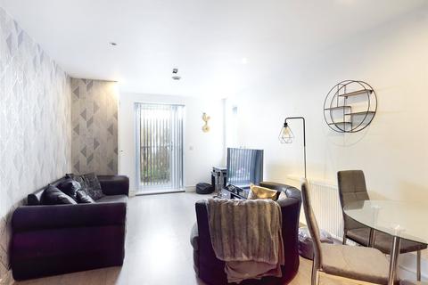 2 bedroom apartment for sale - West Plaza, Town Lane, Stanwell, Middlesex, TW19