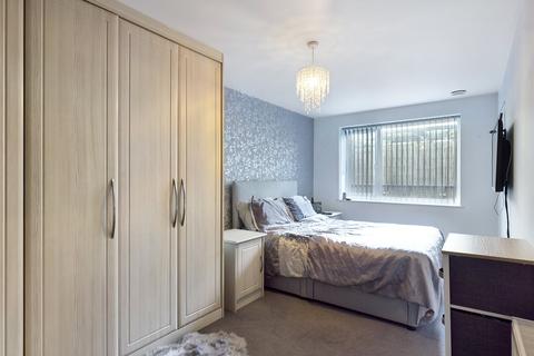 2 bedroom apartment for sale - West Plaza, Town Lane, Stanwell, Middlesex, TW19