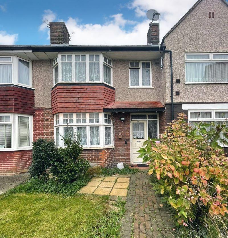 66 Catherine Gardens Hounslow 3 Bed Terraced House £300 000