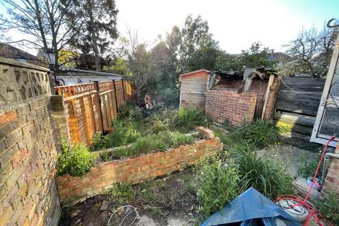 66 Catherine Gardens, Hounslow, TW3 2PR