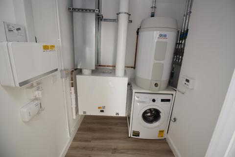 2 bedroom apartment to rent, Kimpton Road, Luton LU2