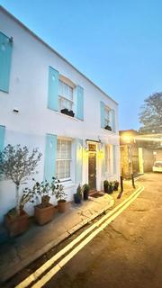 3 bedroom apartment to rent, London NW8
