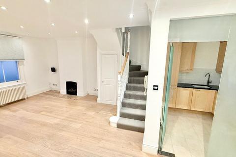 3 bedroom apartment to rent, London NW8