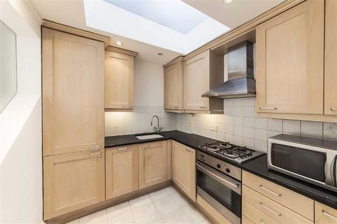 3 bedroom apartment to rent, London NW8