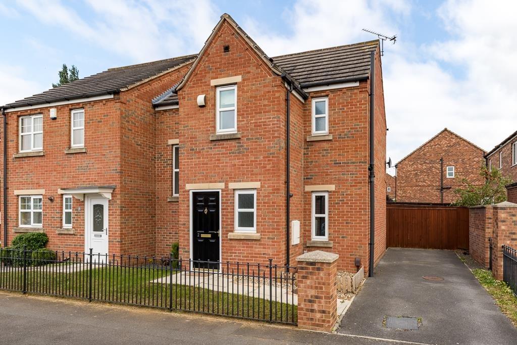 Dean Road, Scunthorpe 3 bed semidetached house £650 pcm (£150 pw)