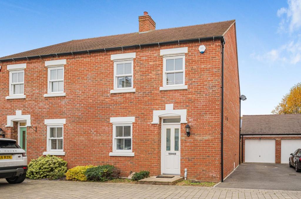 Midsummer Grove, Great Denham, Bedford 4 bed semidetached house £375,000