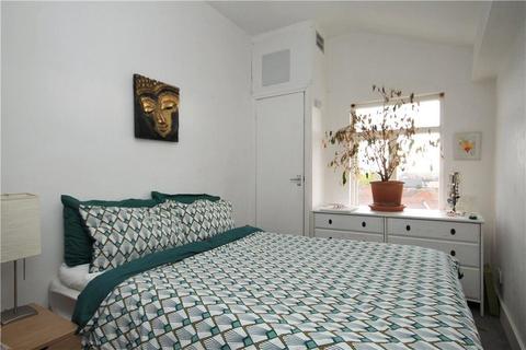 2 bedroom flat for sale - Westow Hill, London, ,, SE19 1RX