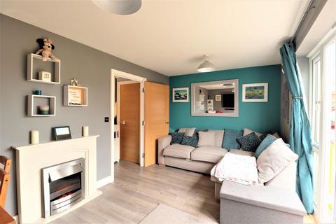 3 bedroom terraced house for sale - Lakeland Drive, Aylesbury