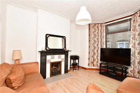 15 Kenneth Road, Romford, RM6 6LL