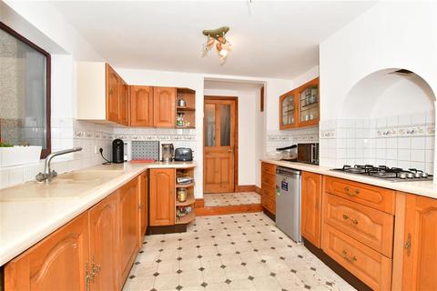 15 Kenneth Road, Romford, RM6 6LL