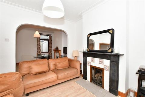 15 Kenneth Road, Romford, RM6 6LL