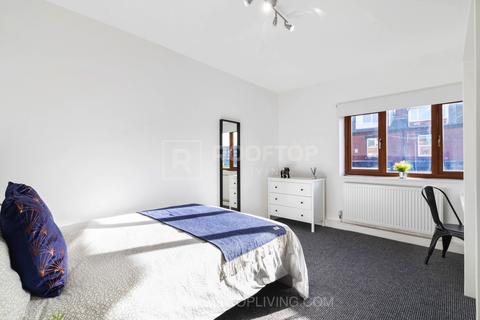 5 bedroom house to rent - Royal Park Road, Leeds LS6