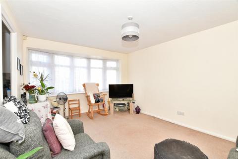 1 bedroom flat for sale, Springfield Drive, Ilford, Essex