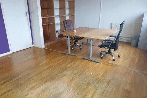 Office to rent - Elm Road, Leigh-on-Sea SS9