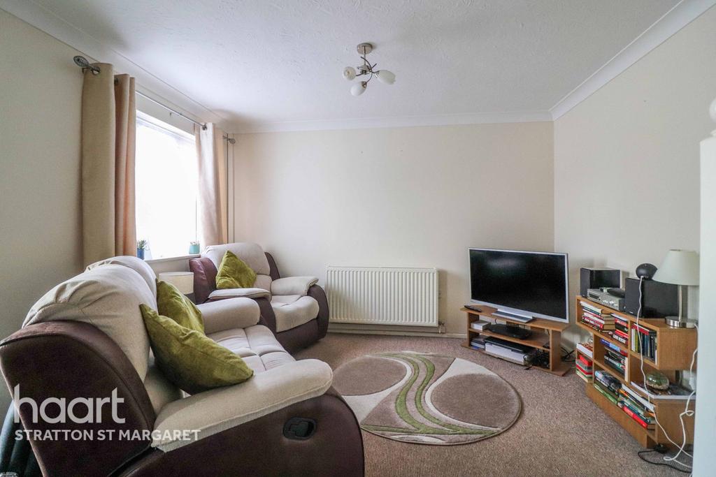 Archer Close, Swindon 1 bed terraced house £170,000