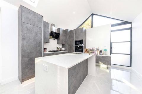 4 bedroom house to rent, Shanti Close, Enfield