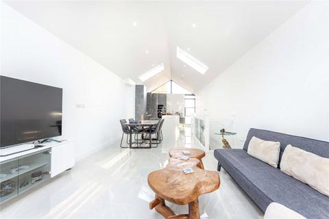 4 bedroom house to rent, Shanti Close, Enfield