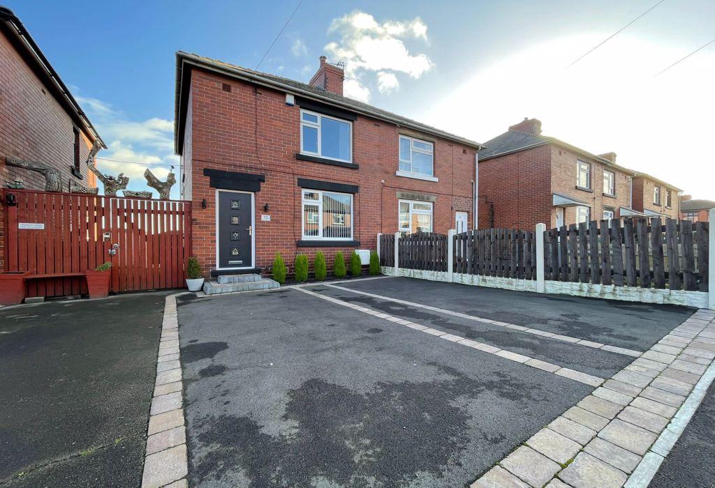 North Street, Darfield, Barnsley... 2 bed semidetached house £130,000