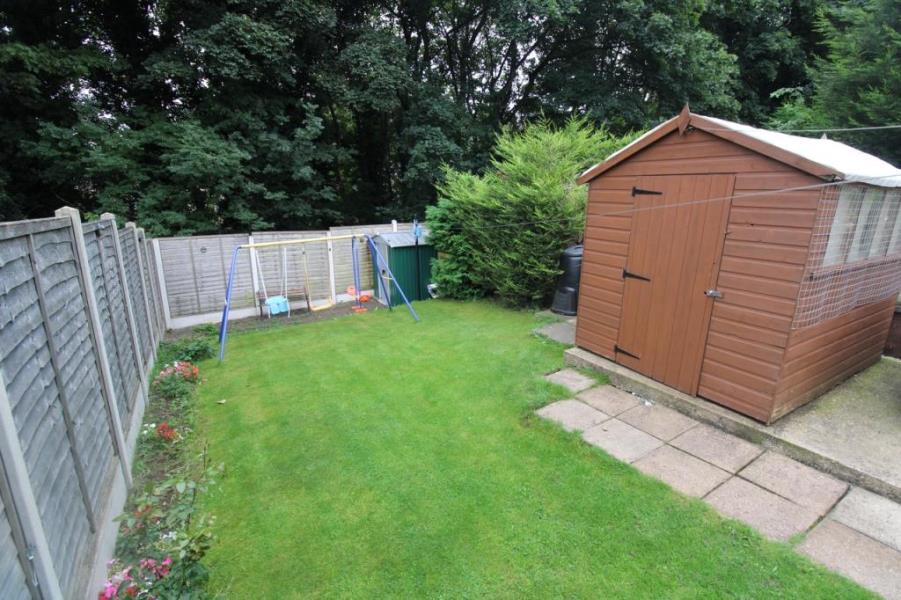 Norwood Road, Huddersfield, HD2 2YF 2 bed semidetached house £700