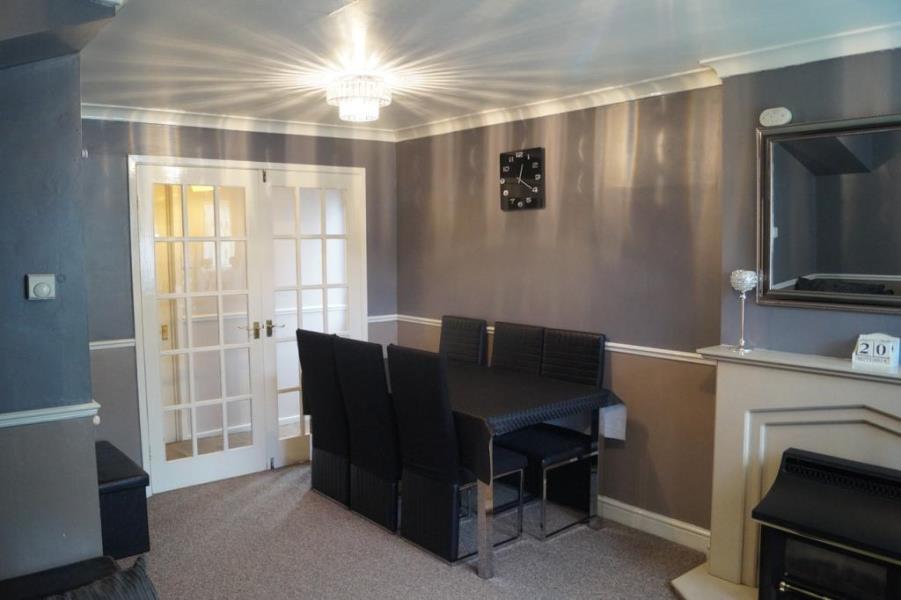 Norwood Road, Huddersfield, HD2 2YF 2 bed semidetached house £700