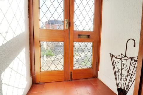 25 Upland Court Road, Romford, RM3 0TT