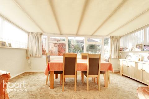 25 Upland Court Road, Romford, RM3 0TT